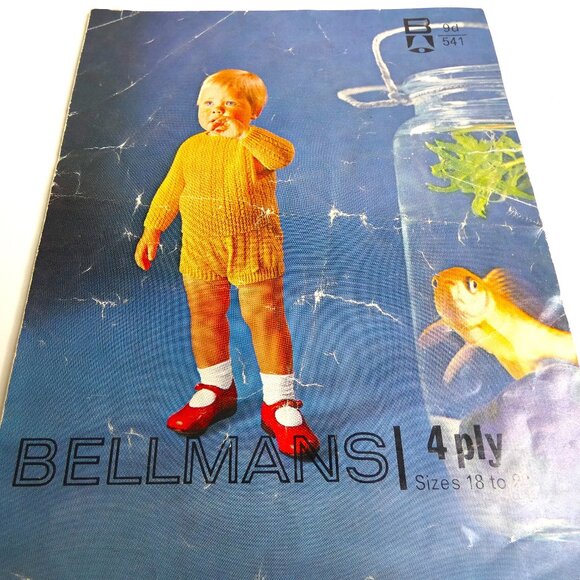 Vintage Pattern Hand Knit Suit 2 Pc Set Sweater & Shorts 18 - 22 months size UK - Picture 1 of 4